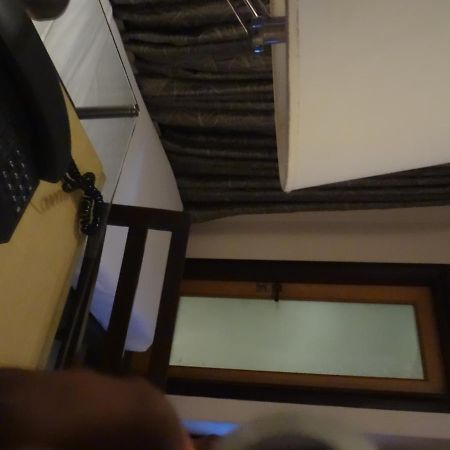 Hotel Sapna Marine Мумбаи Экстерьер фото