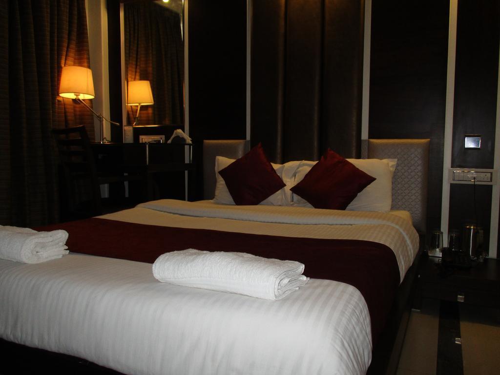 Hotel Sapna Marine Мумбаи Экстерьер фото