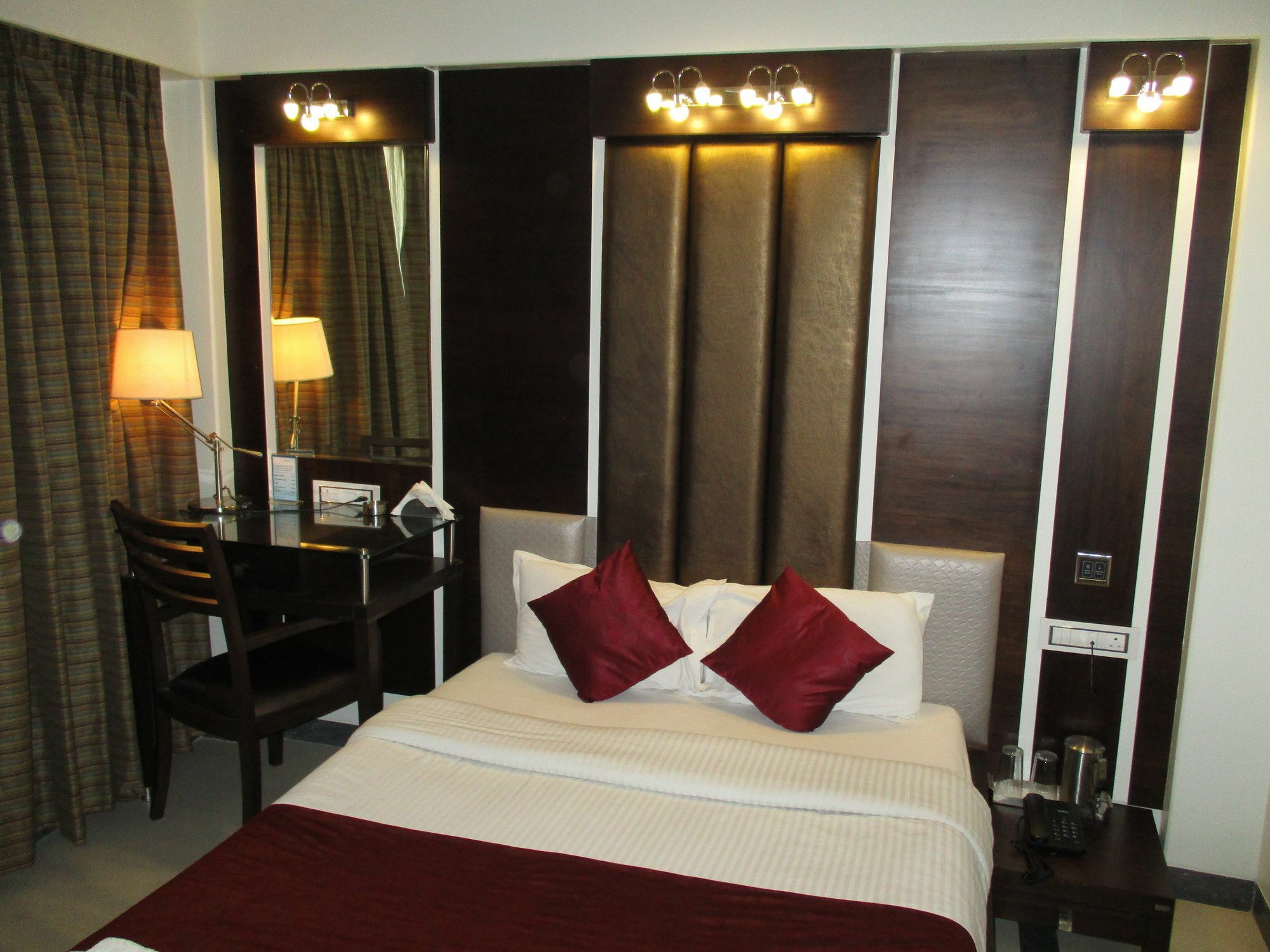Hotel Sapna Marine Мумбаи Экстерьер фото