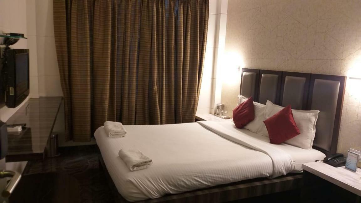 Hotel Sapna Marine Мумбаи Экстерьер фото