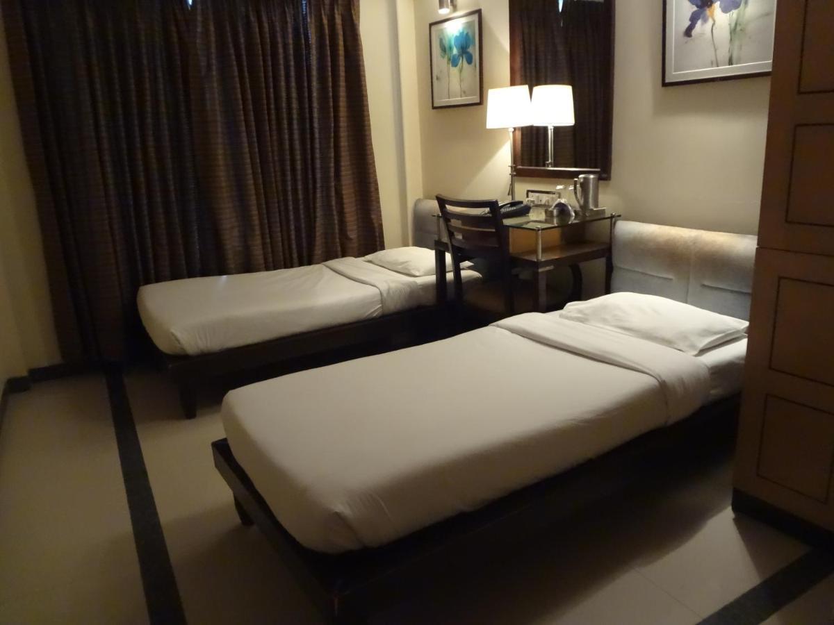 Hotel Sapna Marine Мумбаи Экстерьер фото