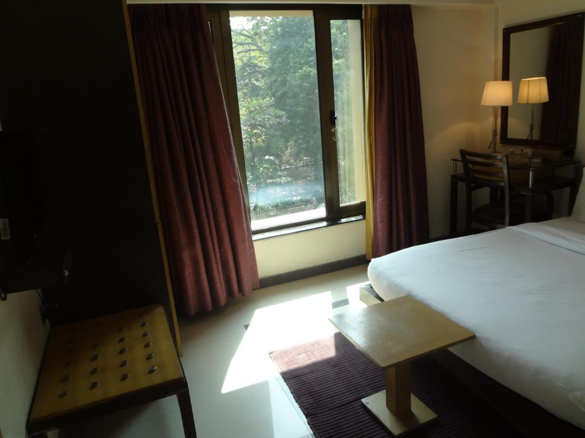 Hotel Sapna Marine Мумбаи Экстерьер фото